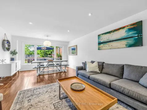 4243 Thom Gardens Mississauga ON L5L 2B4