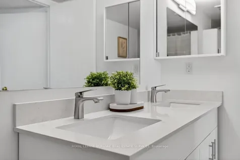 5090 Pinedale Avenue Burlington ON L7L 3V8