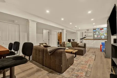 1396 Niels Avenue Burlington ON L7P 2E4