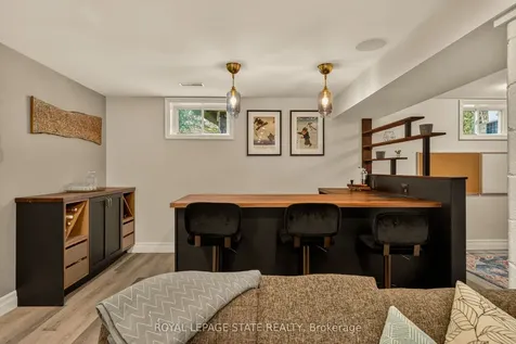 1396 Niels Avenue Burlington ON L7P 2E4