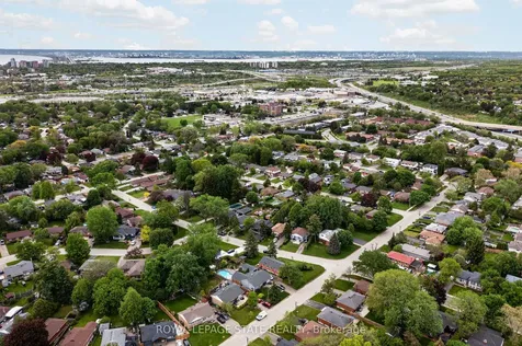 1396 Niels Avenue Burlington ON L7P 2E4