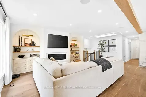 3088 Palmer Drive Burlington ON L7M 1S9