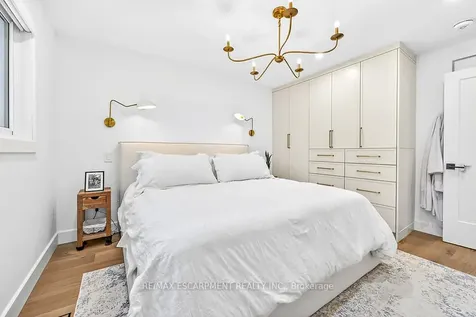 3088 Palmer Drive Burlington ON L7M 1S9