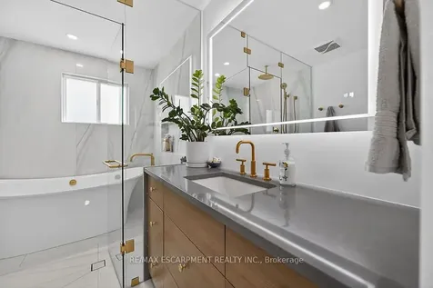 3088 Palmer Drive Burlington ON L7M 1S9