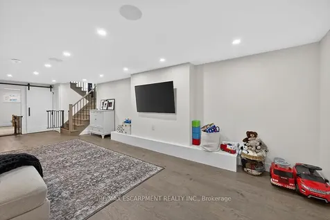 3088 Palmer Drive Burlington ON L7M 1S9
