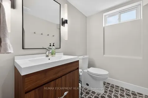 3088 Palmer Drive Burlington ON L7M 1S9