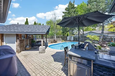 3088 Palmer Drive Burlington ON L7M 1S9