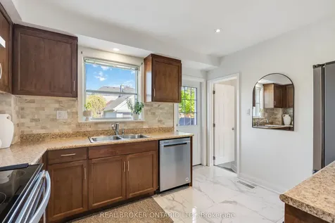 57 Scott Road Toronto ON M6M 3T1
