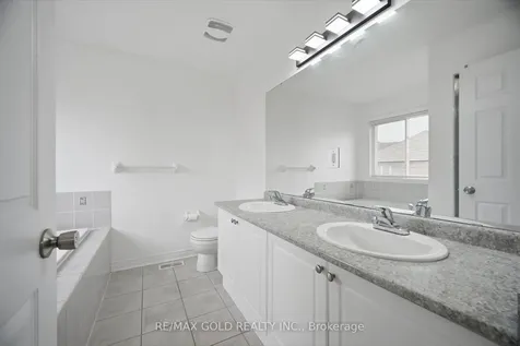 52 Watsonbrook Drive Brampton ON L6R 0R3