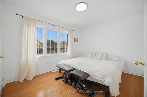 52 Watsonbrook Drive Brampton ON L6R 0R3
