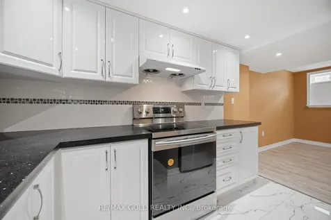 52 Watsonbrook Drive Brampton ON L6R 0R3