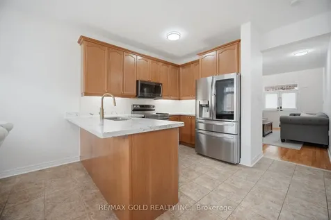 52 Watsonbrook Drive Brampton ON L6R 0R3