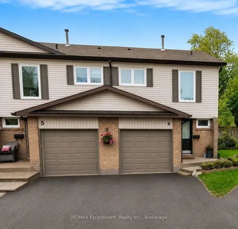 2411 Sovereign Street Oakville ON L6L 1M1