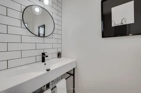 2411 Sovereign Street Oakville ON L6L 1M1