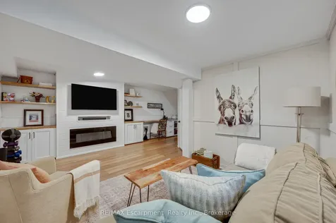 2411 Sovereign Street Oakville ON L6L 1M1