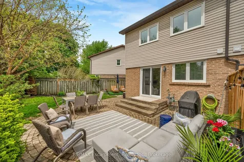 2411 Sovereign Street Oakville ON L6L 1M1