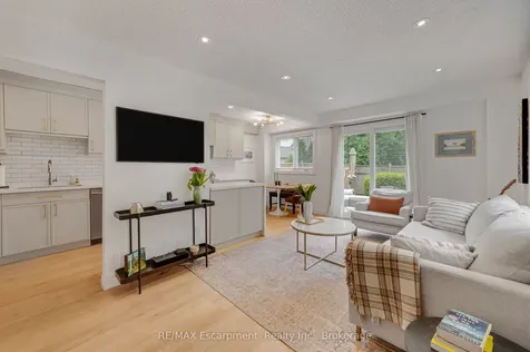 2411 Sovereign Street Oakville ON L6L 1M1