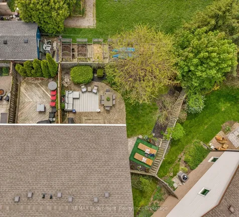 2411 Sovereign Street Oakville ON L6L 1M1