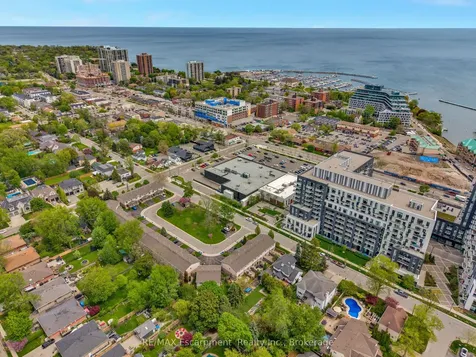 2411 Sovereign Street Oakville ON L6L 1M1