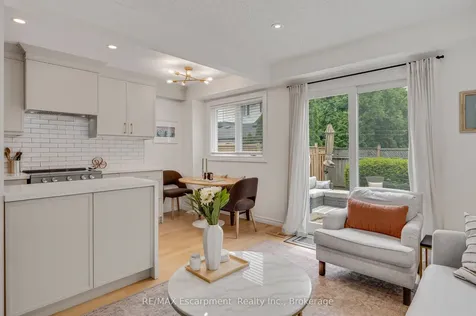 2411 Sovereign Street Oakville ON L6L 1M1