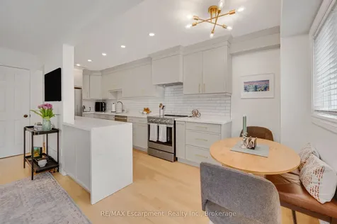 2411 Sovereign Street Oakville ON L6L 1M1