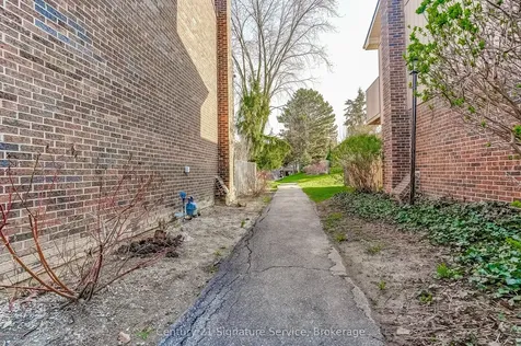 1951 Rathburn Road E Mississauga ON L4W 2N9