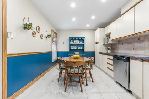 4237 Trellis Crescent Mississauga ON L5L 2M1