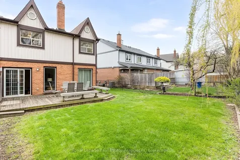 4237 Trellis Crescent Mississauga ON L5L 2M1
