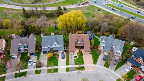 4237 Trellis Crescent Mississauga ON L5L 2M1
