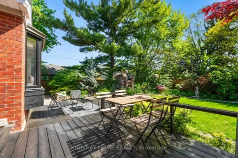 1586 Rometown Drive Mississauga ON L5E 2V1