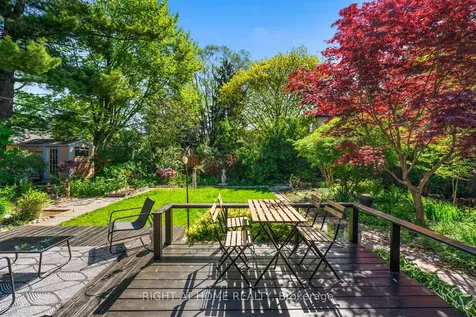 1586 Rometown Drive Mississauga ON L5E 2V1