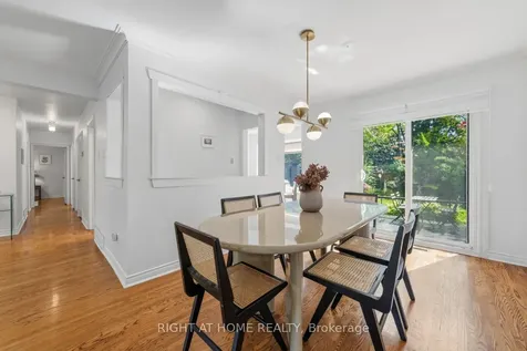 1586 Rometown Drive Mississauga ON L5E 2V1