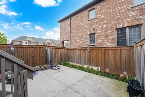 41 Davenfield Circle Brampton ON L6P 2P7