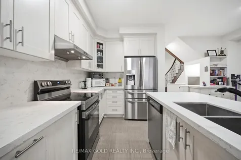 41 Davenfield Circle Brampton ON L6P 2P7
