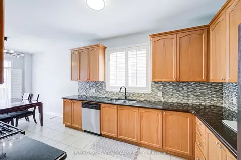 29 Teal Crest Circle Brampton ON L6X 2Z5
