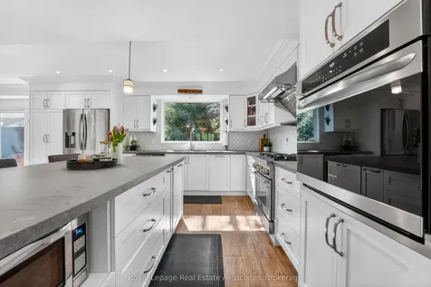 174 Cheverie Street Oakville ON L6J 6C4