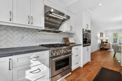 174 Cheverie Street Oakville ON L6J 6C4