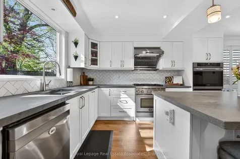 174 Cheverie Street Oakville ON L6J 6C4
