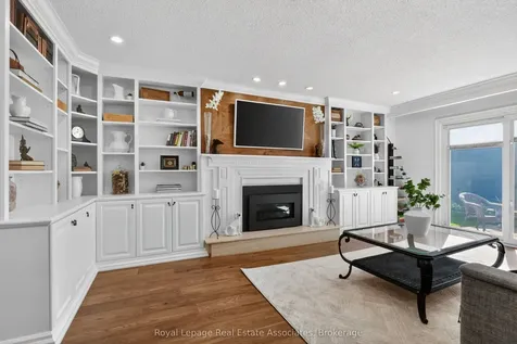 174 Cheverie Street Oakville ON L6J 6C4