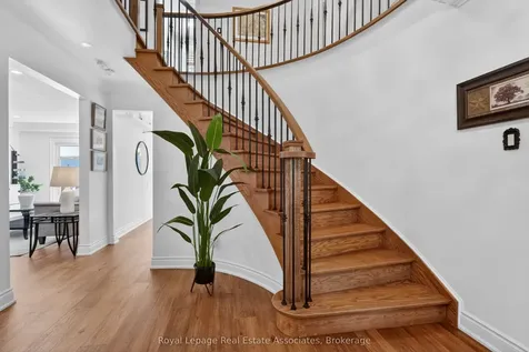174 Cheverie Street Oakville ON L6J 6C4