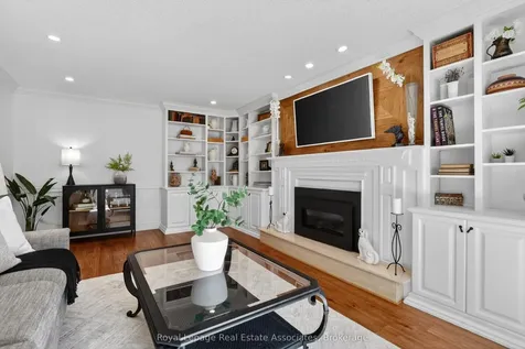 174 Cheverie Street Oakville ON L6J 6C4