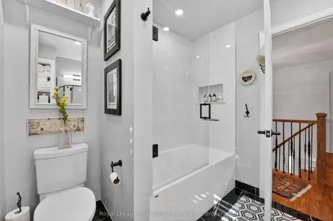 174 Cheverie Street Oakville ON L6J 6C4