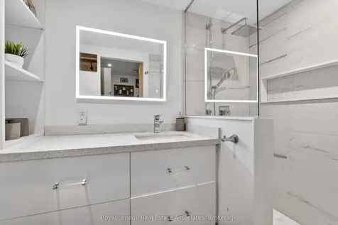 174 Cheverie Street Oakville ON L6J 6C4