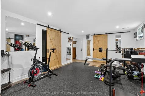 174 Cheverie Street Oakville ON L6J 6C4