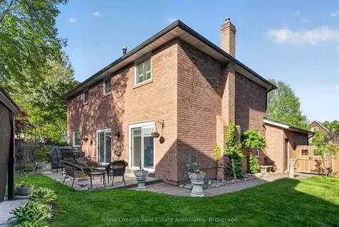 174 Cheverie Street Oakville ON L6J 6C4