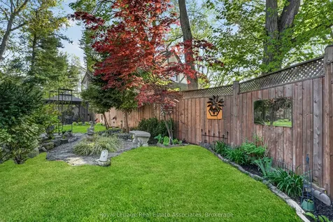 174 Cheverie Street Oakville ON L6J 6C4