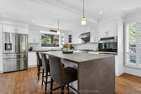 174 Cheverie Street Oakville ON L6J 6C4