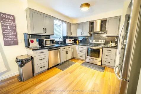 2360 Parkhaven Boulevard Oakville ON L6H 7S6
