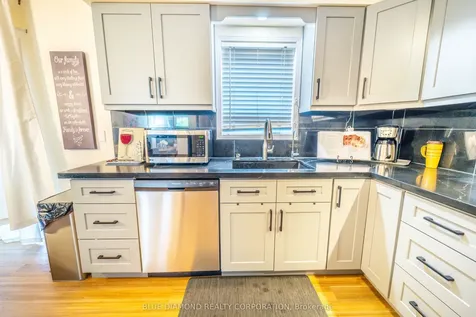 2360 Parkhaven Boulevard Oakville ON L6H 7S6