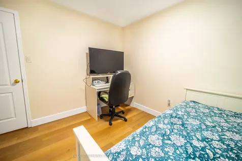 2360 Parkhaven Boulevard Oakville ON L6H 7S6